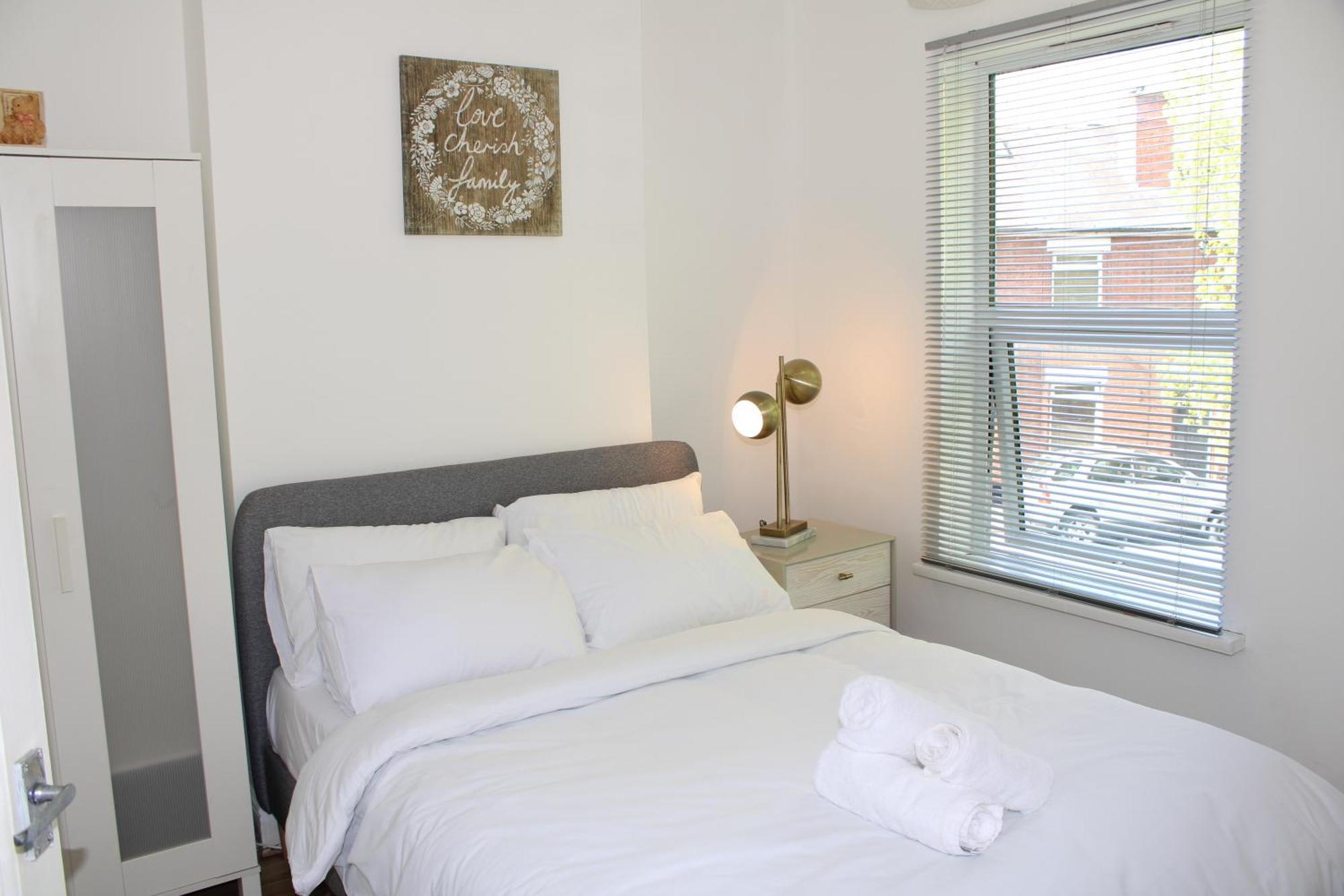 F2S Serviced Apartments 2Bedroom Terrace House With Free Wifi Netflix Suitable For Contractors Walking Distance To Train Station Derby Zewnętrze zdjęcie