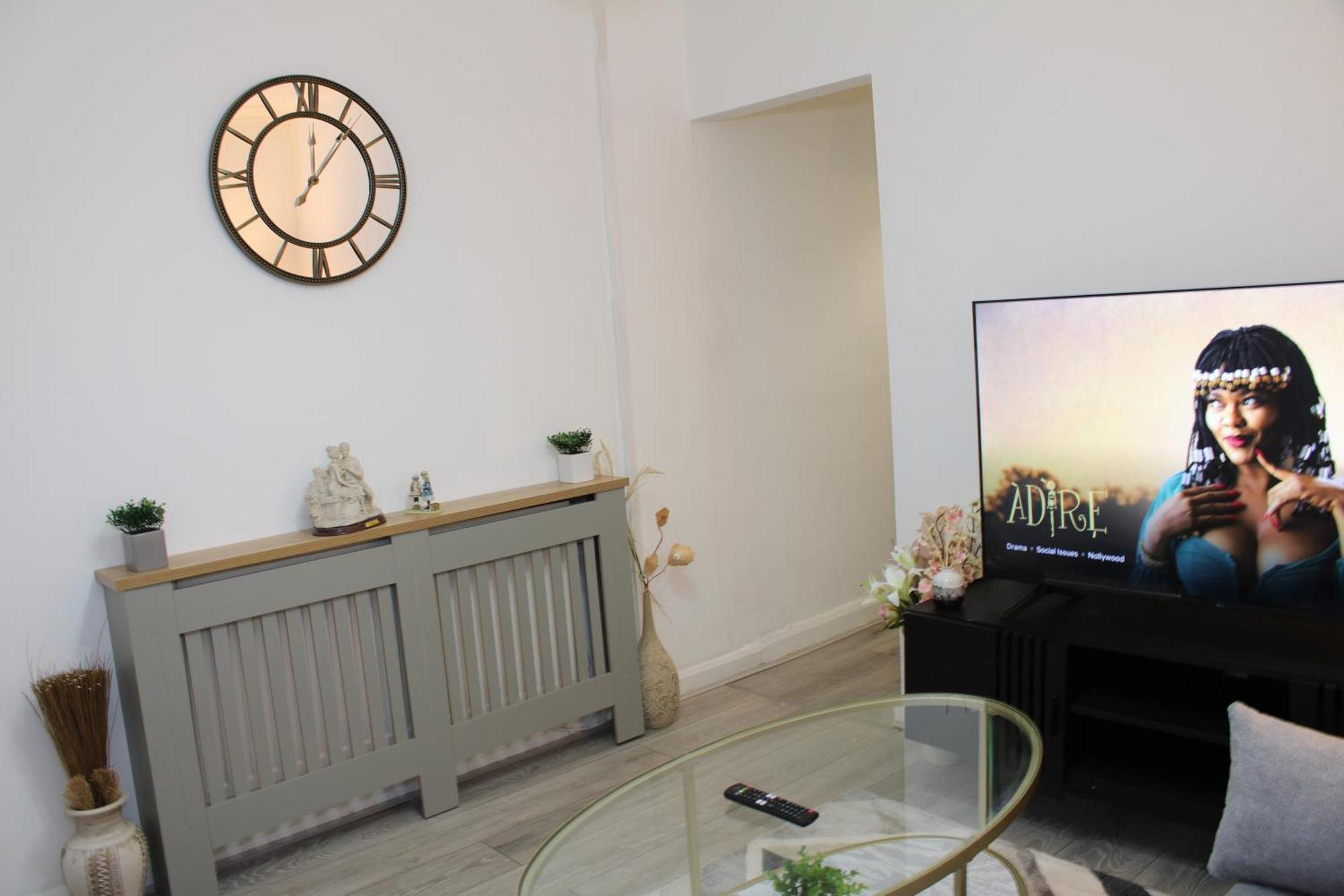 F2S Serviced Apartments 2Bedroom Terrace House With Free Wifi Netflix Suitable For Contractors Walking Distance To Train Station Derby Zewnętrze zdjęcie