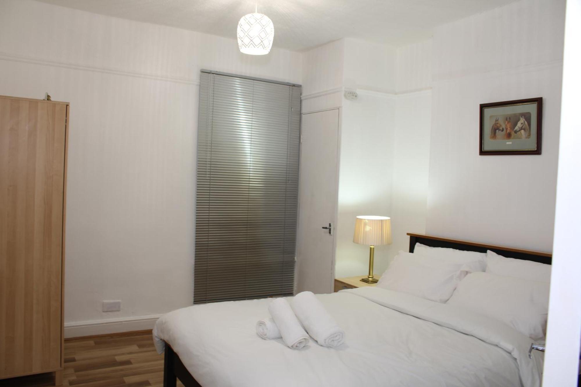 F2S Serviced Apartments 2Bedroom Terrace House With Free Wifi Netflix Suitable For Contractors Walking Distance To Train Station Derby Zewnętrze zdjęcie