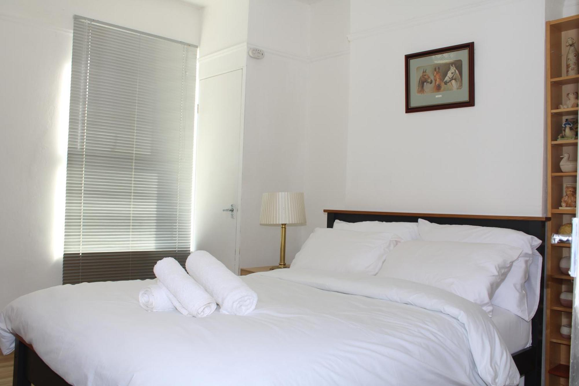F2S Serviced Apartments 2Bedroom Terrace House With Free Wifi Netflix Suitable For Contractors Walking Distance To Train Station Derby Zewnętrze zdjęcie