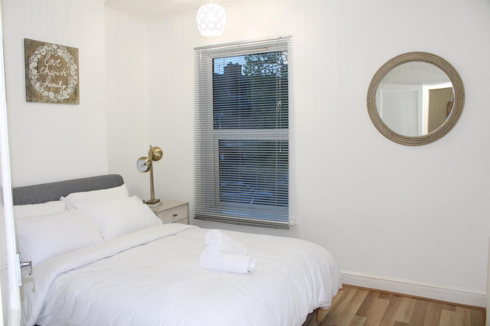 F2S Serviced Apartments 2Bedroom Terrace House With Free Wifi Netflix Suitable For Contractors Walking Distance To Train Station Derby Zewnętrze zdjęcie