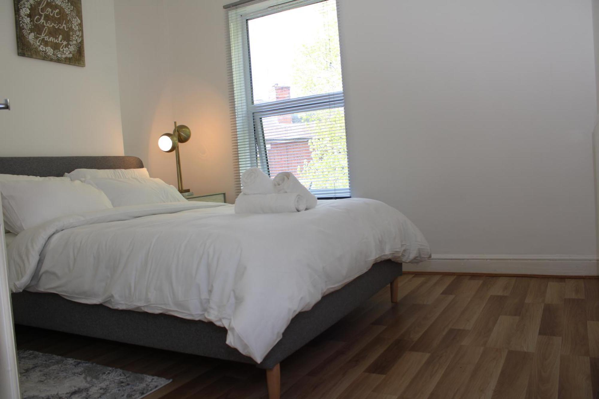 F2S Serviced Apartments 2Bedroom Terrace House With Free Wifi Netflix Suitable For Contractors Walking Distance To Train Station Derby Zewnętrze zdjęcie