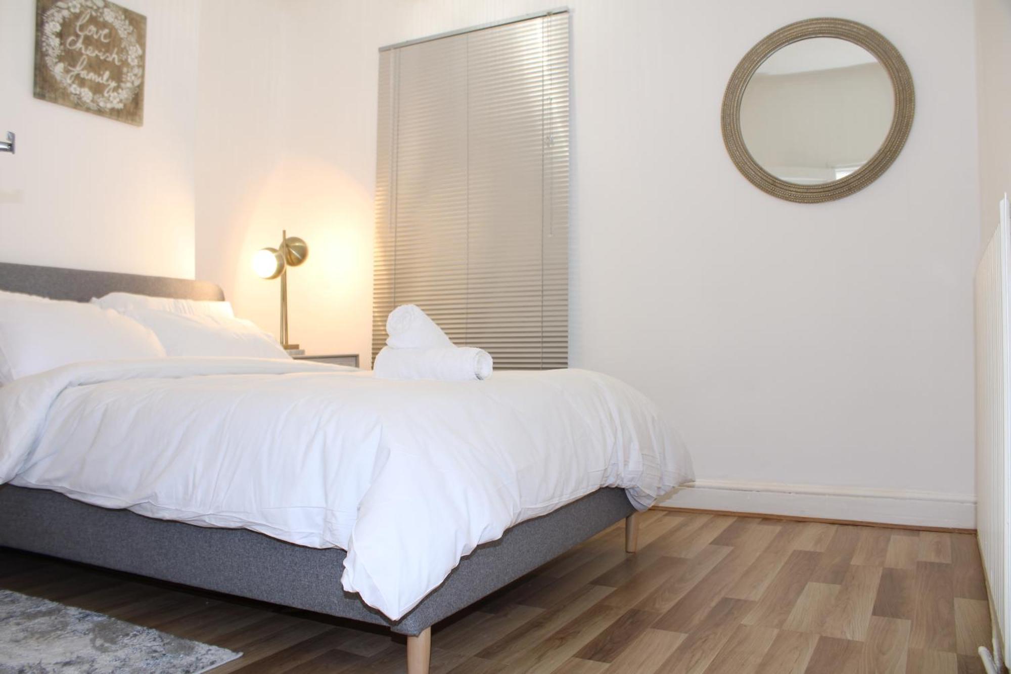 F2S Serviced Apartments 2Bedroom Terrace House With Free Wifi Netflix Suitable For Contractors Walking Distance To Train Station Derby Zewnętrze zdjęcie
