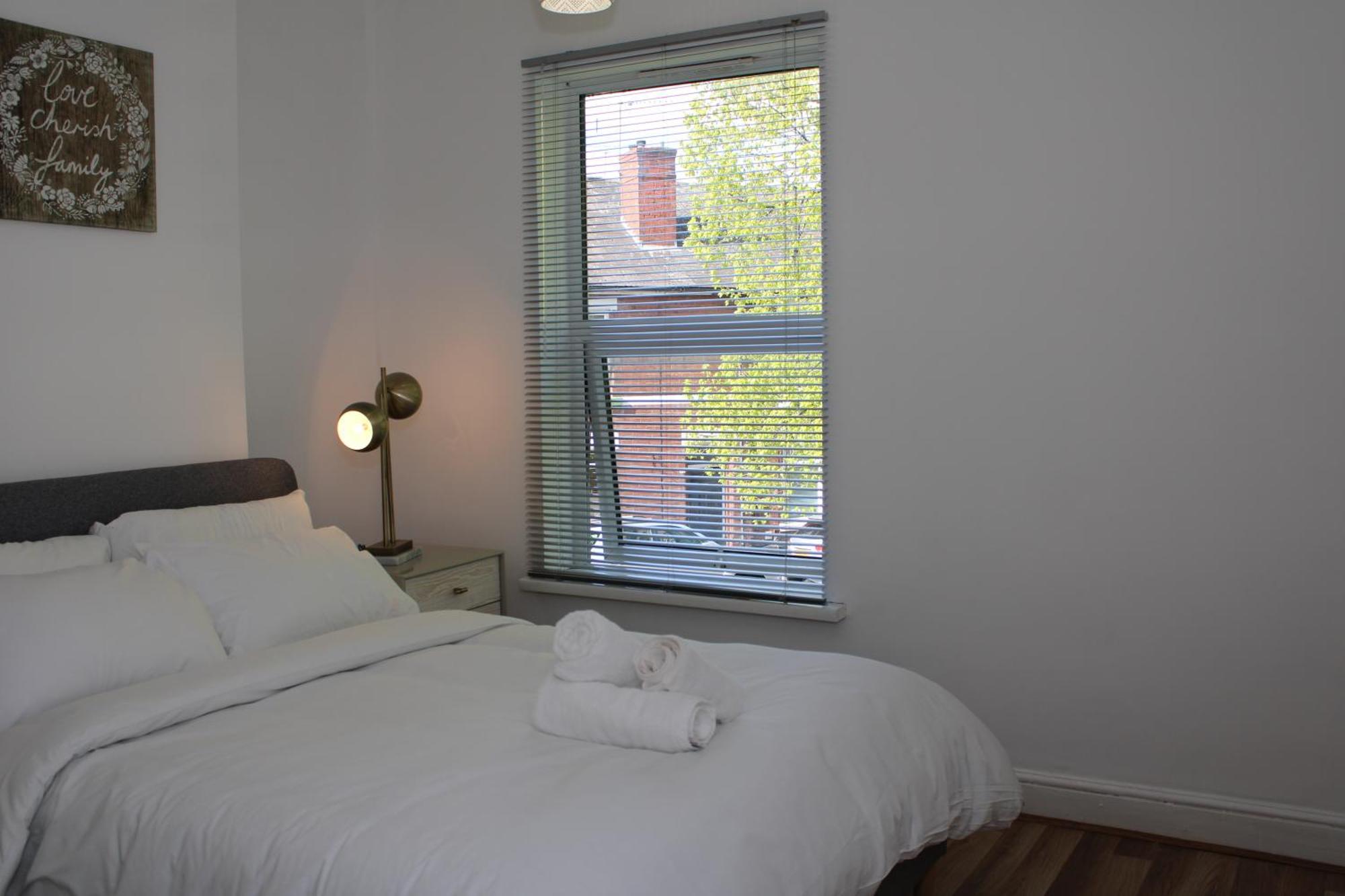 F2S Serviced Apartments 2Bedroom Terrace House With Free Wifi Netflix Suitable For Contractors Walking Distance To Train Station Derby Zewnętrze zdjęcie
