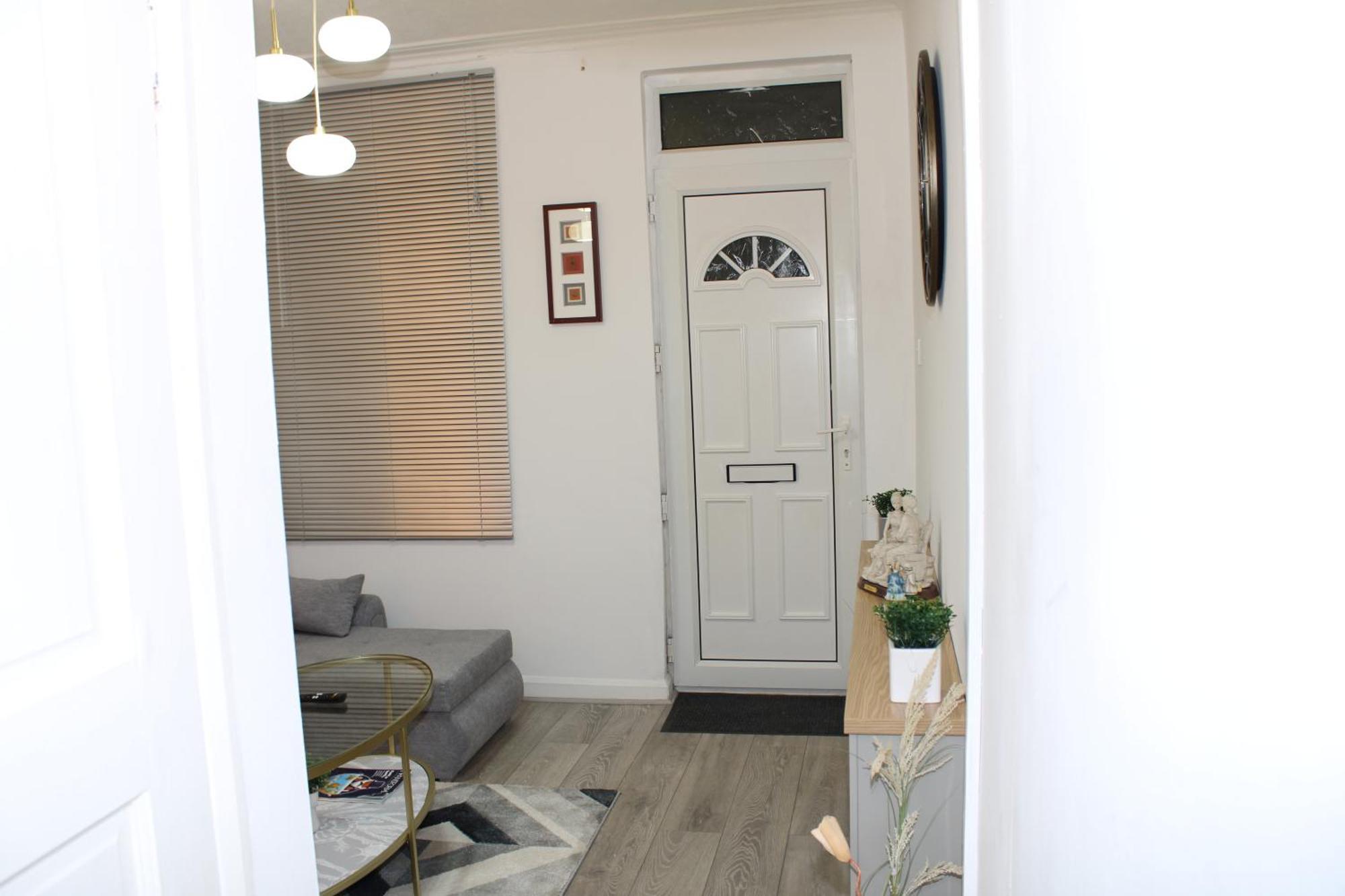 F2S Serviced Apartments 2Bedroom Terrace House With Free Wifi Netflix Suitable For Contractors Walking Distance To Train Station Derby Zewnętrze zdjęcie