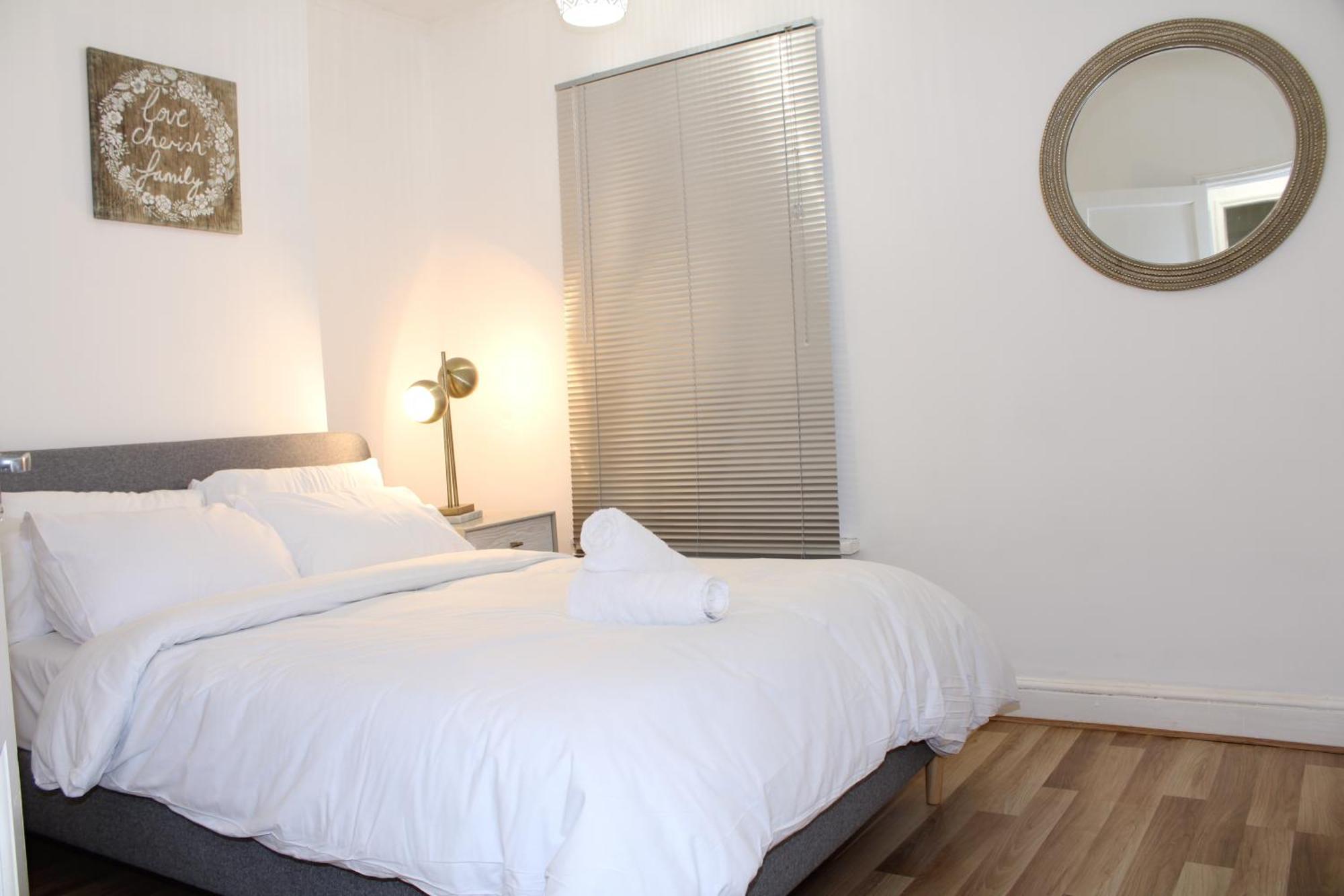 F2S Serviced Apartments 2Bedroom Terrace House With Free Wifi Netflix Suitable For Contractors Walking Distance To Train Station Derby Zewnętrze zdjęcie