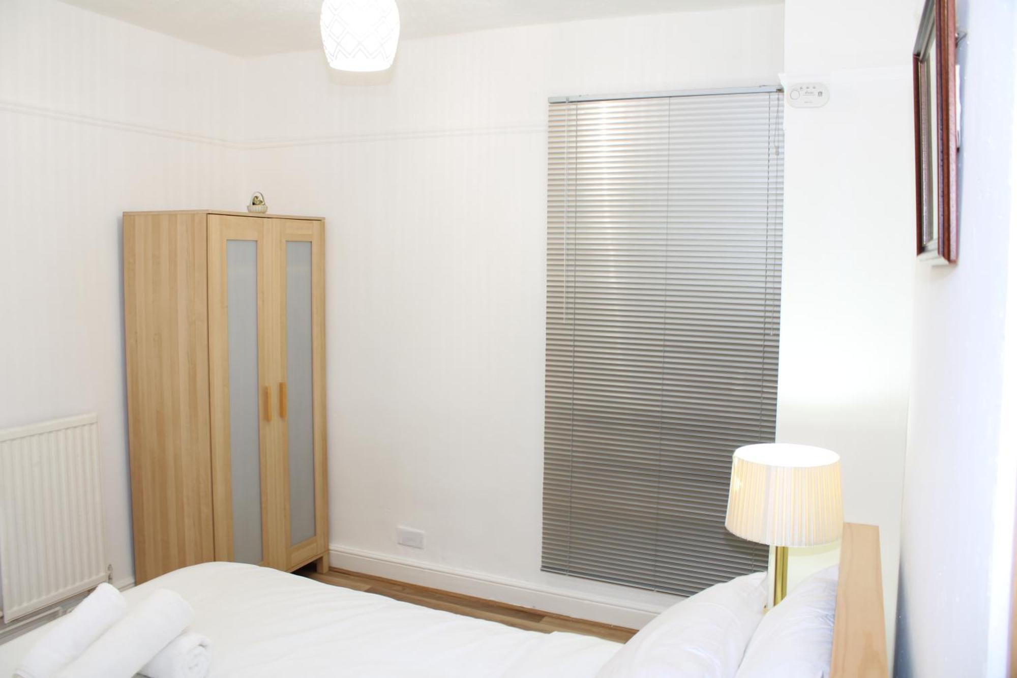 F2S Serviced Apartments 2Bedroom Terrace House With Free Wifi Netflix Suitable For Contractors Walking Distance To Train Station Derby Zewnętrze zdjęcie