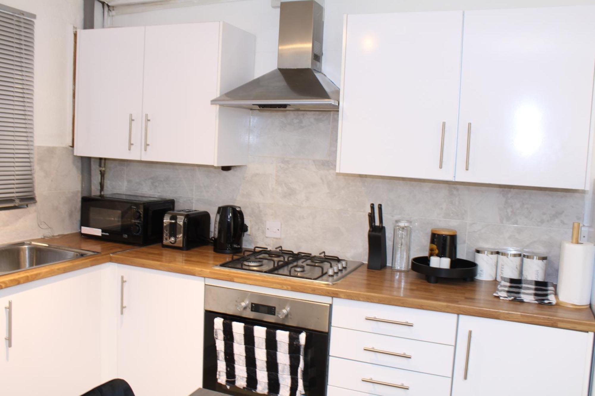 F2S Serviced Apartments 2Bedroom Terrace House With Free Wifi Netflix Suitable For Contractors Walking Distance To Train Station Derby Zewnętrze zdjęcie
