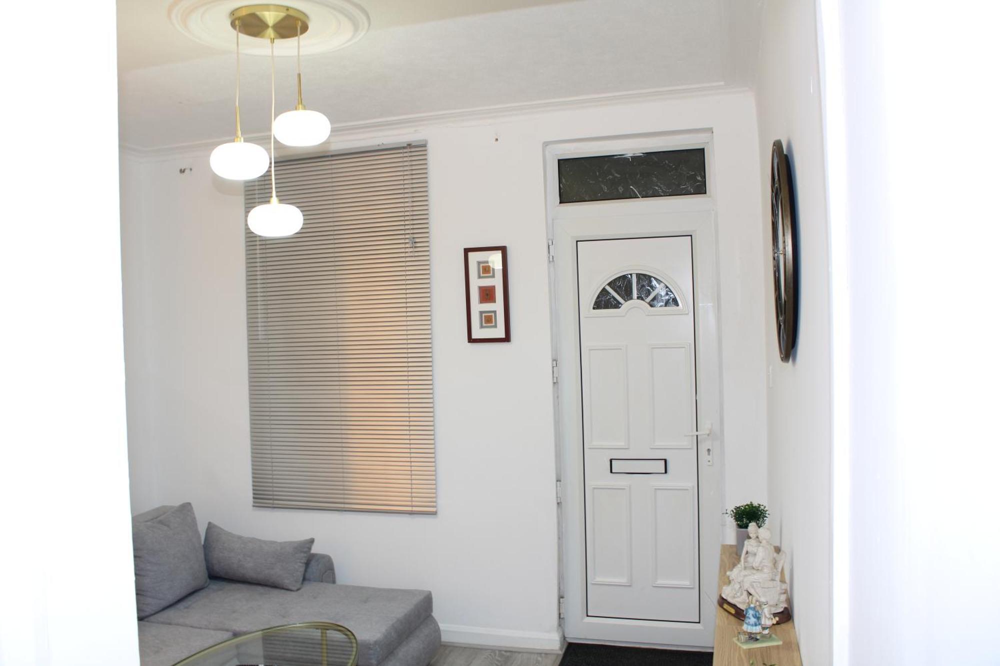 F2S Serviced Apartments 2Bedroom Terrace House With Free Wifi Netflix Suitable For Contractors Walking Distance To Train Station Derby Zewnętrze zdjęcie