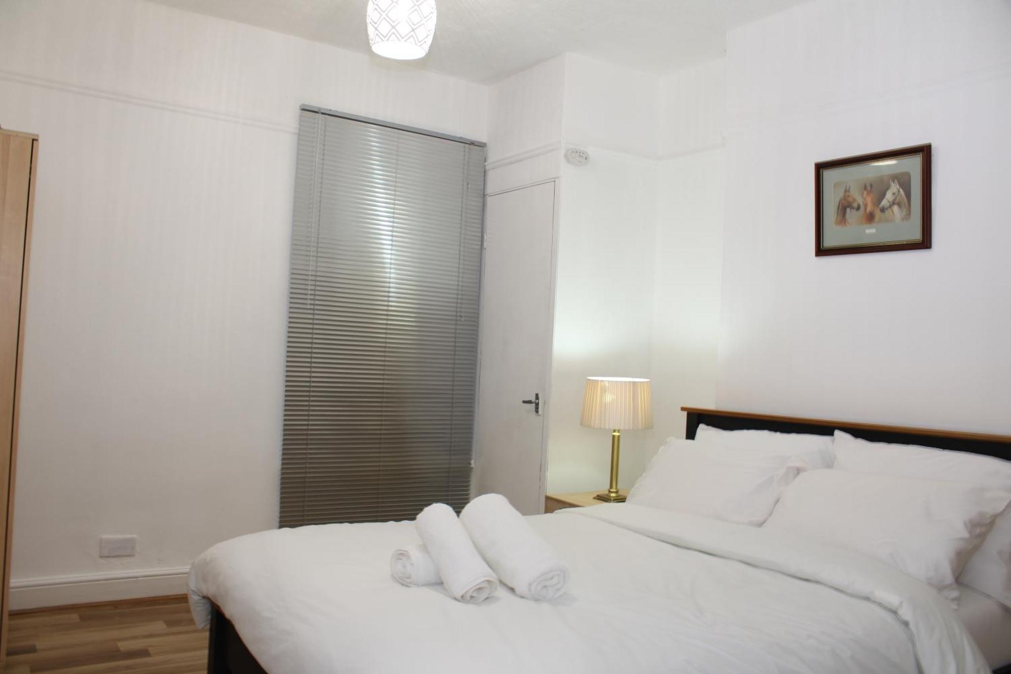 F2S Serviced Apartments 2Bedroom Terrace House With Free Wifi Netflix Suitable For Contractors Walking Distance To Train Station Derby Zewnętrze zdjęcie